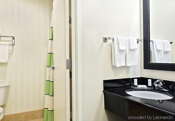 Fairfield Inn And Suites Mobile Quarto foto